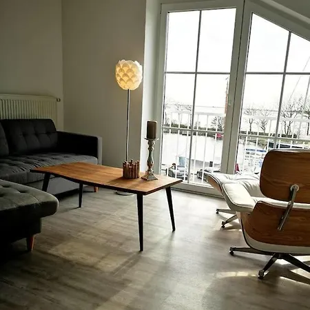 Fehmarn De Feine Stuuv In Orth Mit Meerblick
